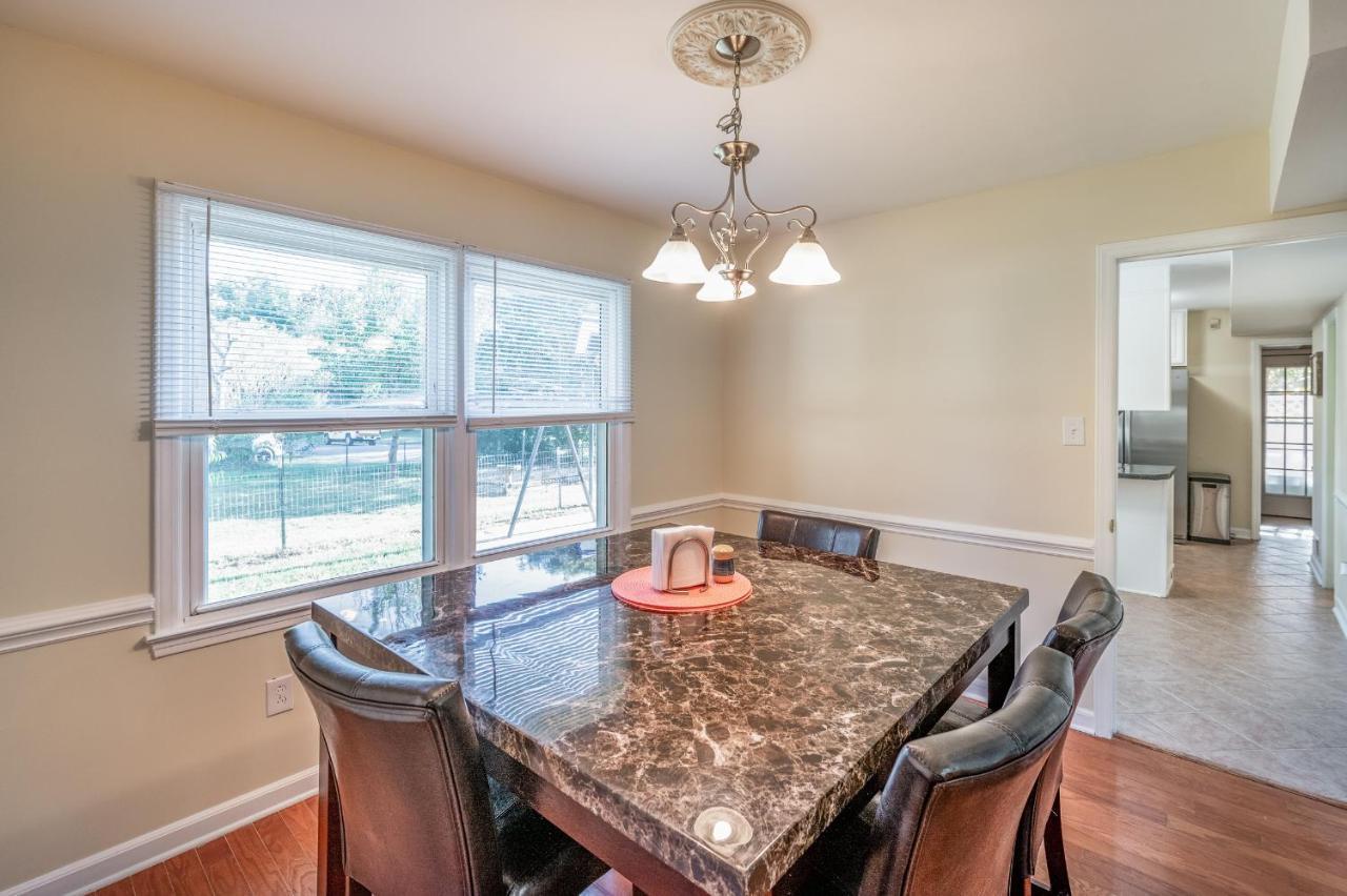 שרלוט Centrally Located Spacious Abode מראה חיצוני תמונה